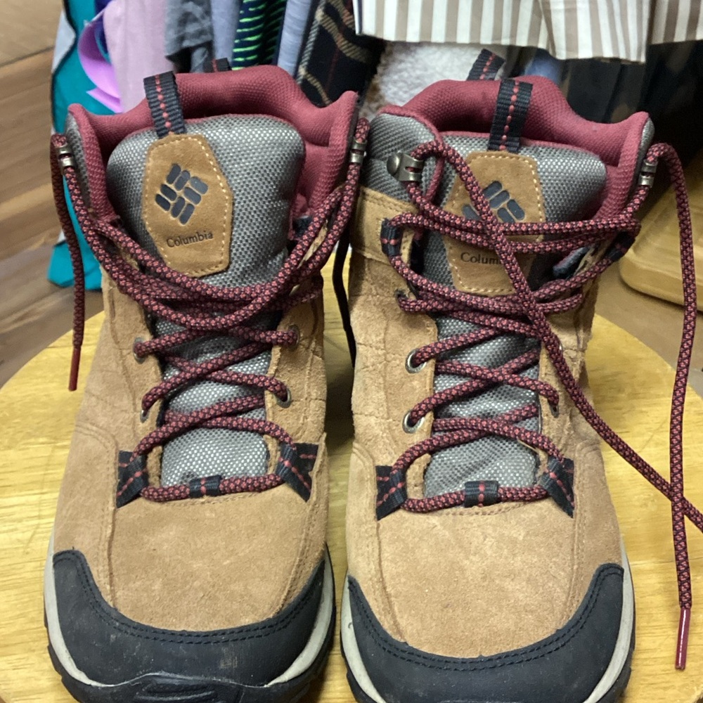 Columbia Tan and Red Hiking Boots